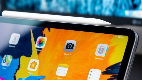 Nahaufnahme eines Tablet mit Apps auf dem Homescreen